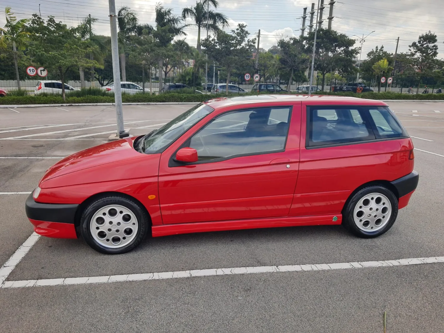 avv-alfa-romeo-145-2-0-qv-venda-akn9o13-imagem-005