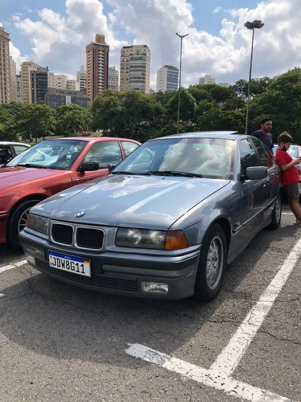 avv-bmw-325i-venda-92cb019-imagem-017