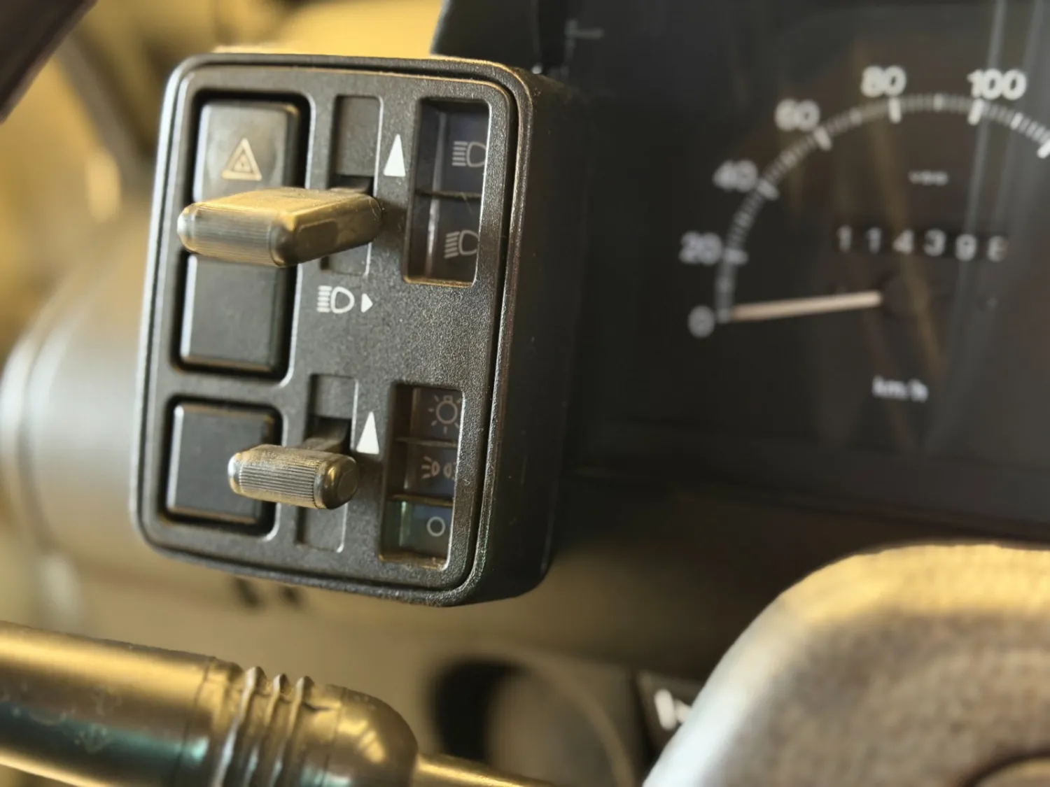 avv-fiat-uno-venda-2cc9a40-imagem-009
