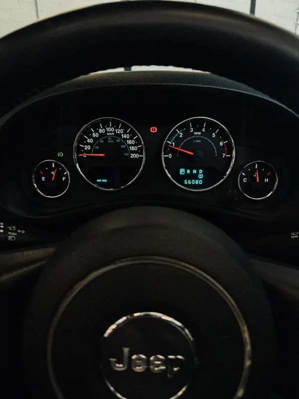 avv-jeep-wrangler-sahara-3-8-v6-venda-j17q2ai-imagem-006