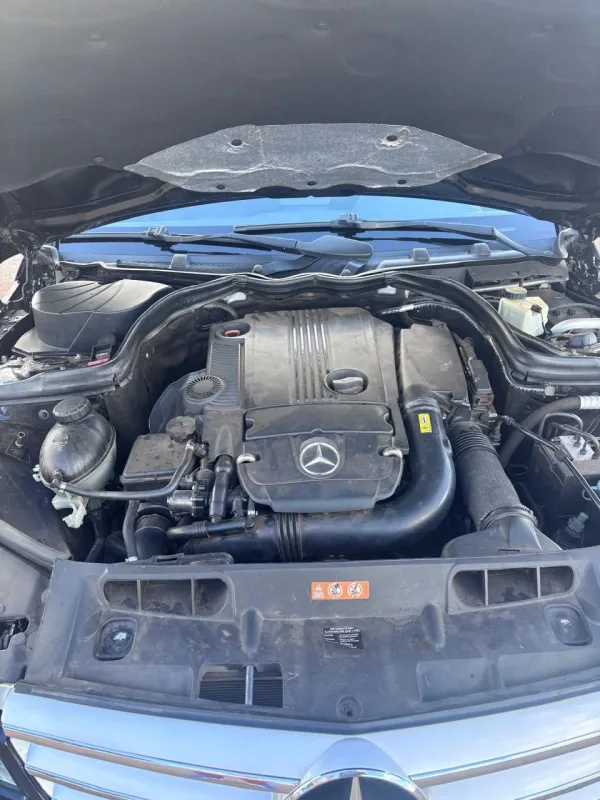 avv-mercedes-benz-c200-venda-cffcdd4-imagem-012