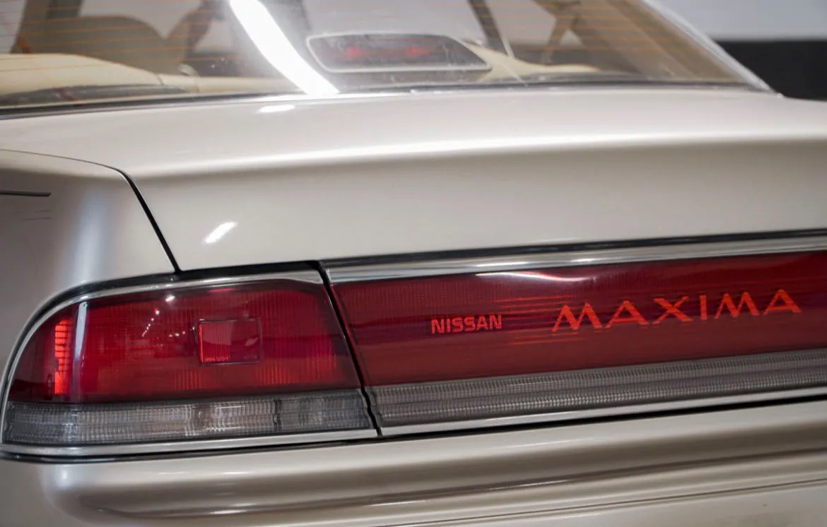 avv-nissan-maxima-venda-8406f39-imagem-013