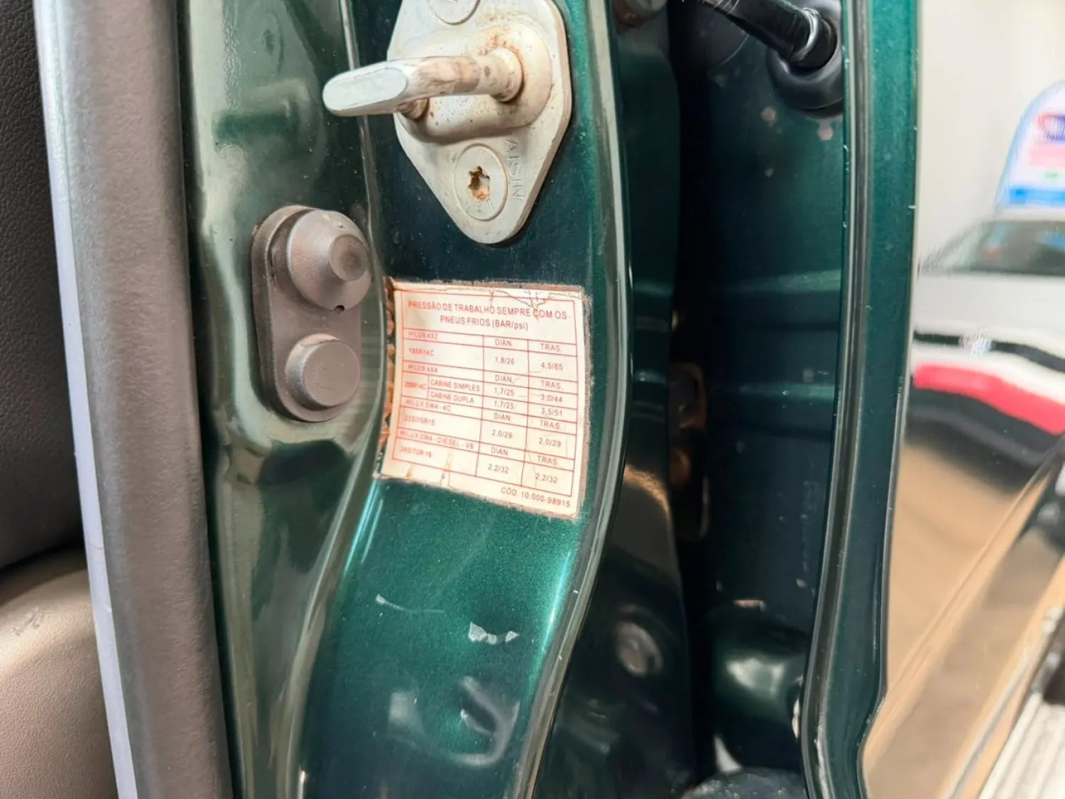 avv-toyota-hilux-sw4-venda-f61afce-imagem-022