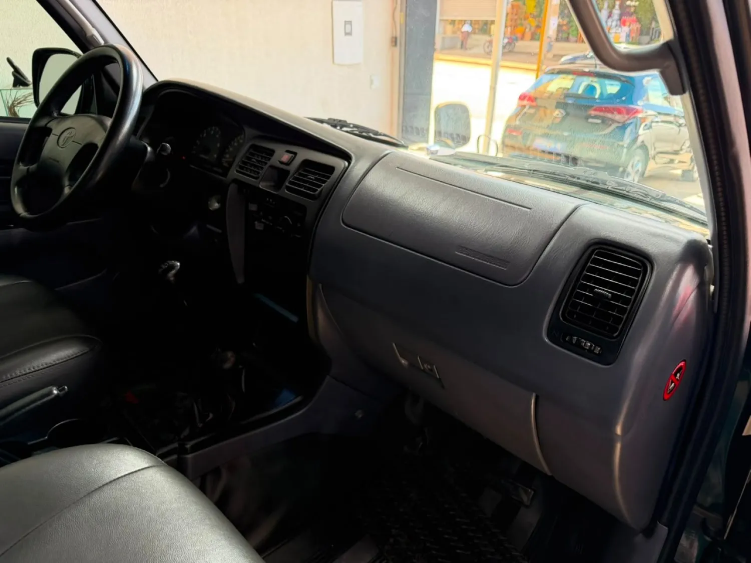 avv-toyota-hilux-sw4-venda-f61afce-imagem-033