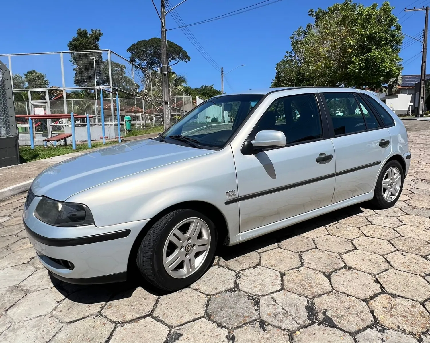 avv-volkswagen-gol-1-0-16v-turbo-venda-ke447c5-imagem-001